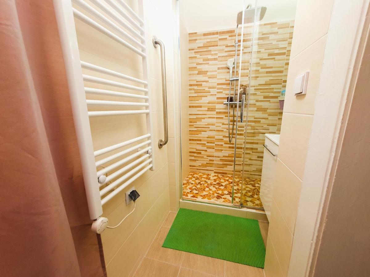 Apartment In The Center Of Prag Exteriör bild