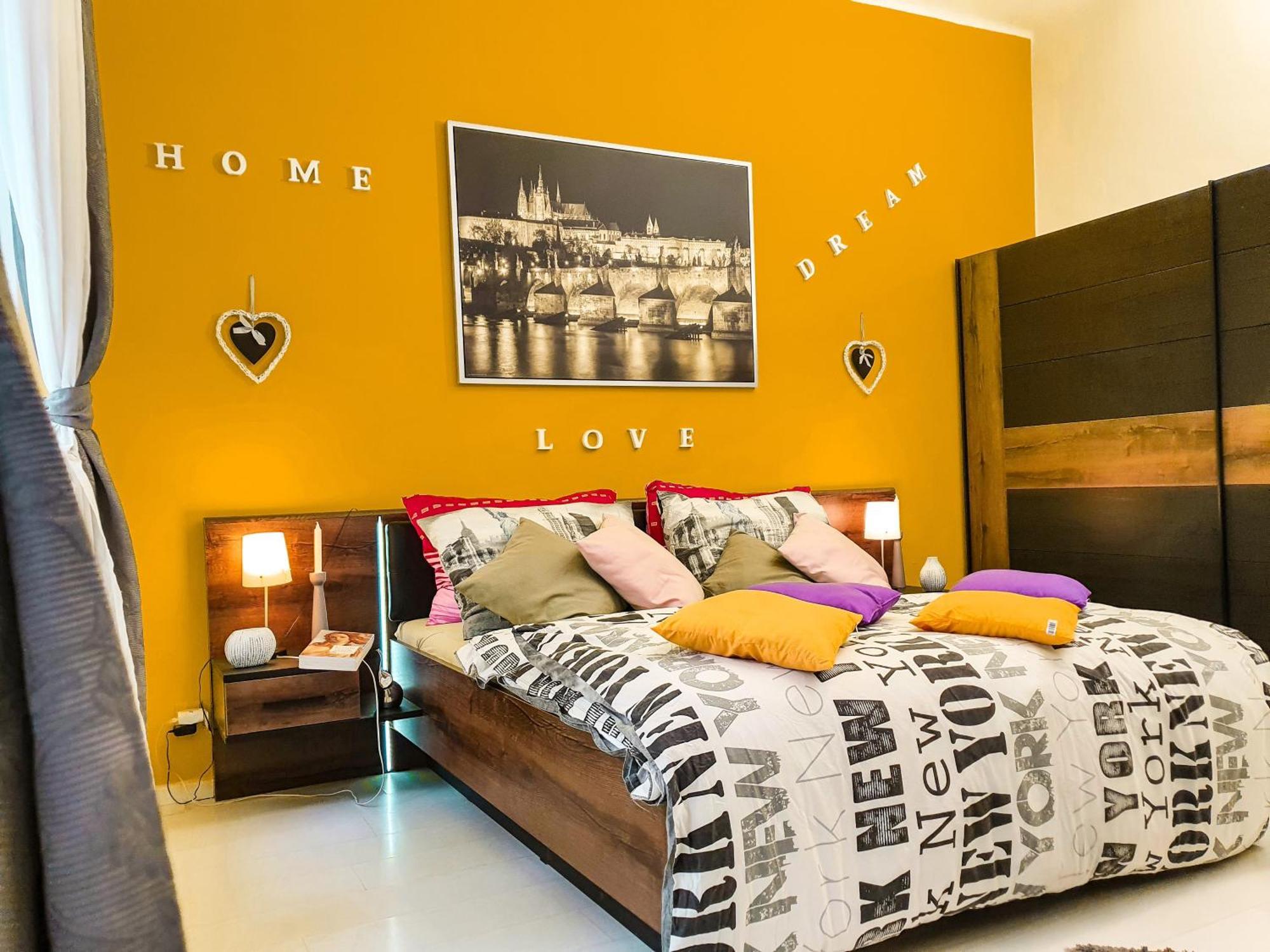 Apartment In The Center Of Prag Exteriör bild