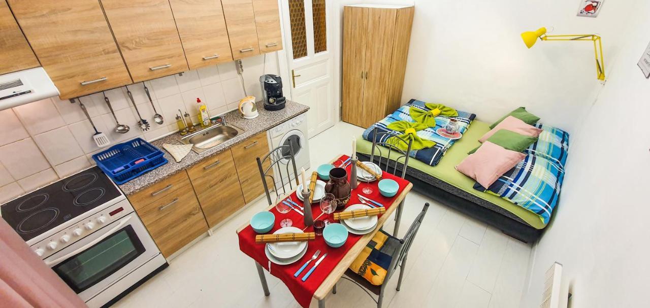 Apartment In The Center Of Prag Exteriör bild
