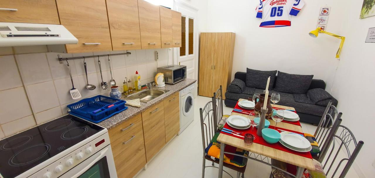 Apartment In The Center Of Prag Exteriör bild